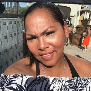 Meet your Posher, Saber